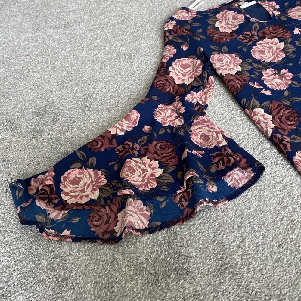 Shift bell sleeve floral dress